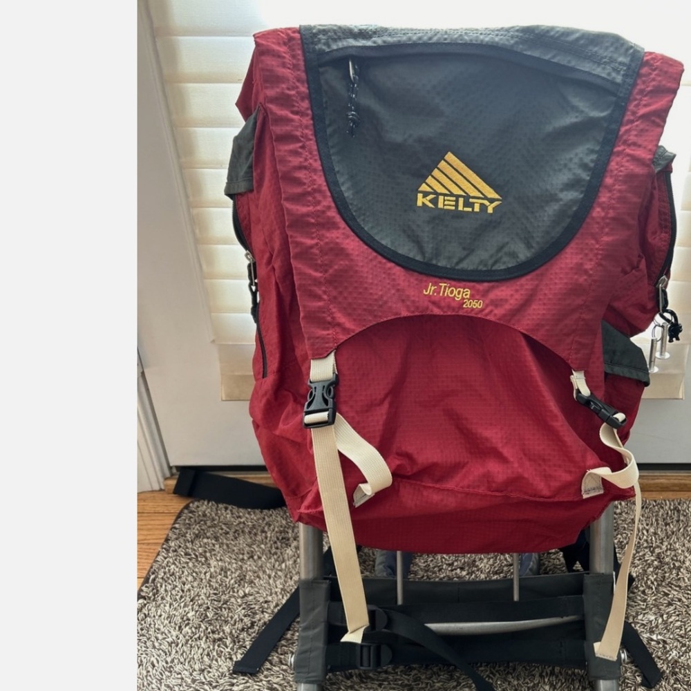 Kids  Kelty Jr. Tioga 2050, a lightweight hiking backpack - Picture 5 of 8